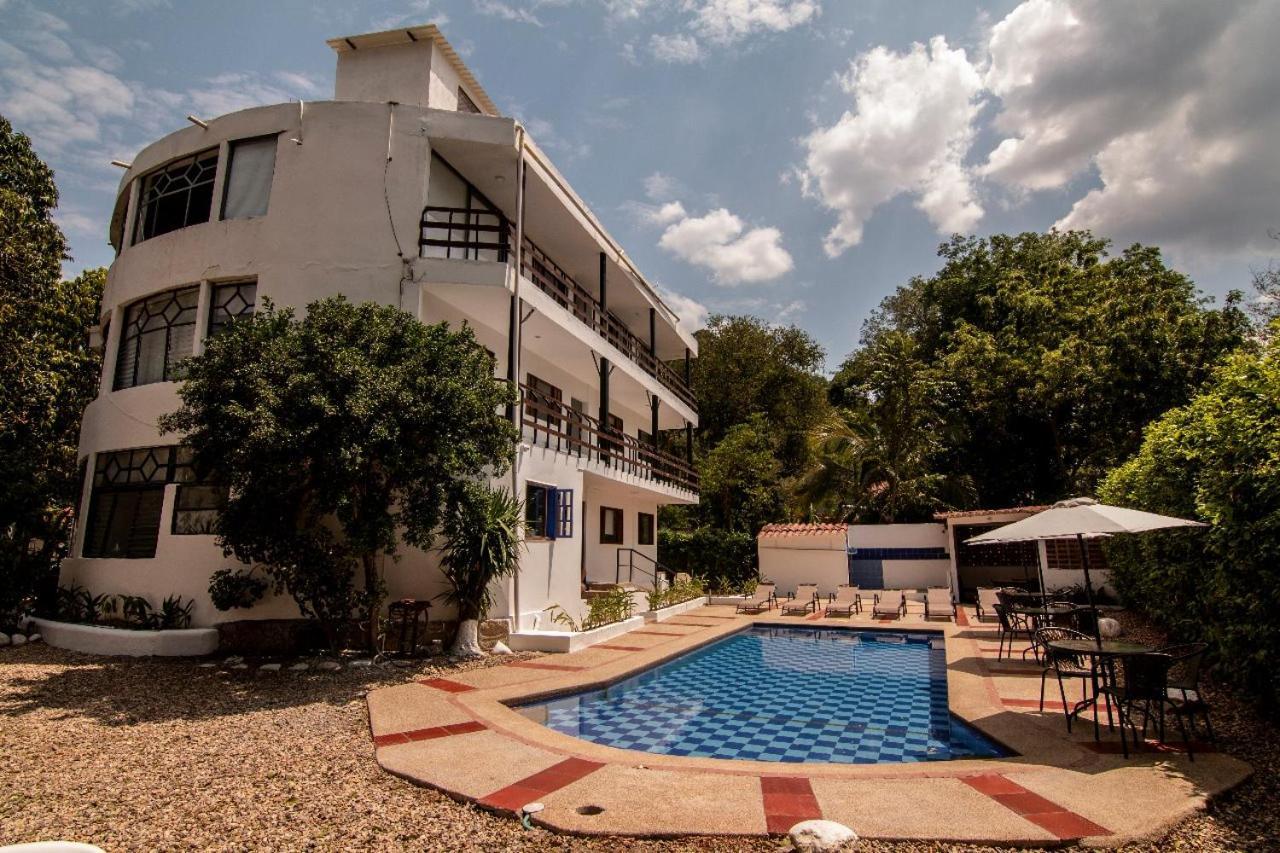Yuluka Hostel Apulo Bagian luar foto