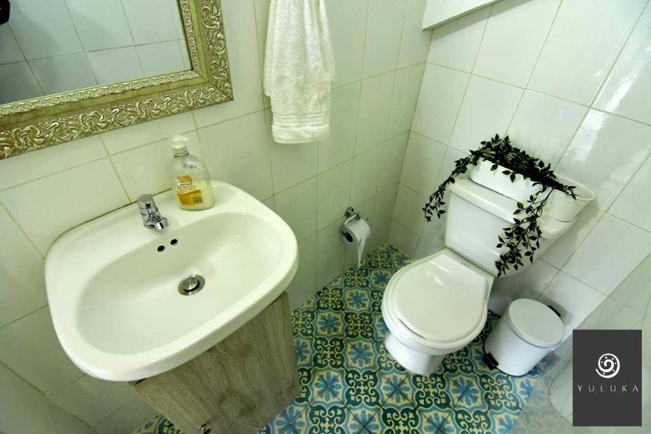 Yuluka Hostel Apulo Bagian luar foto