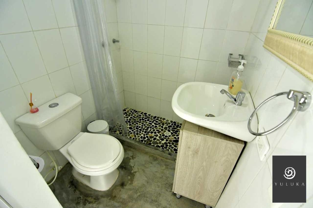 Yuluka Hostel Apulo Bagian luar foto