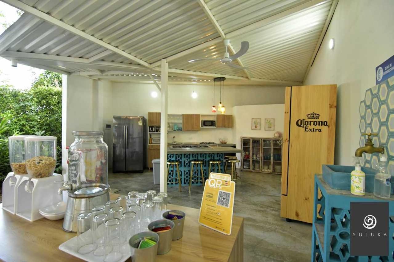 Yuluka Hostel Apulo Bagian luar foto