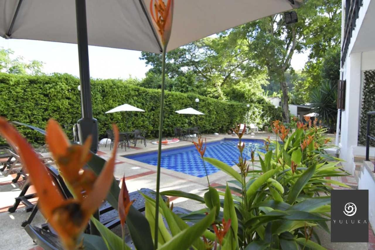 Yuluka Hostel Apulo Bagian luar foto