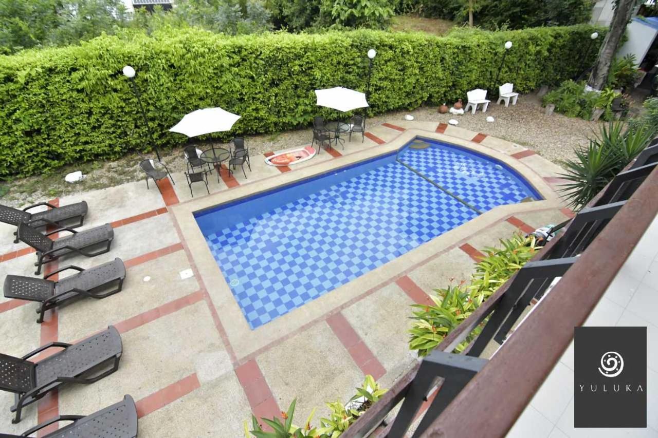 Yuluka Hostel Apulo Bagian luar foto