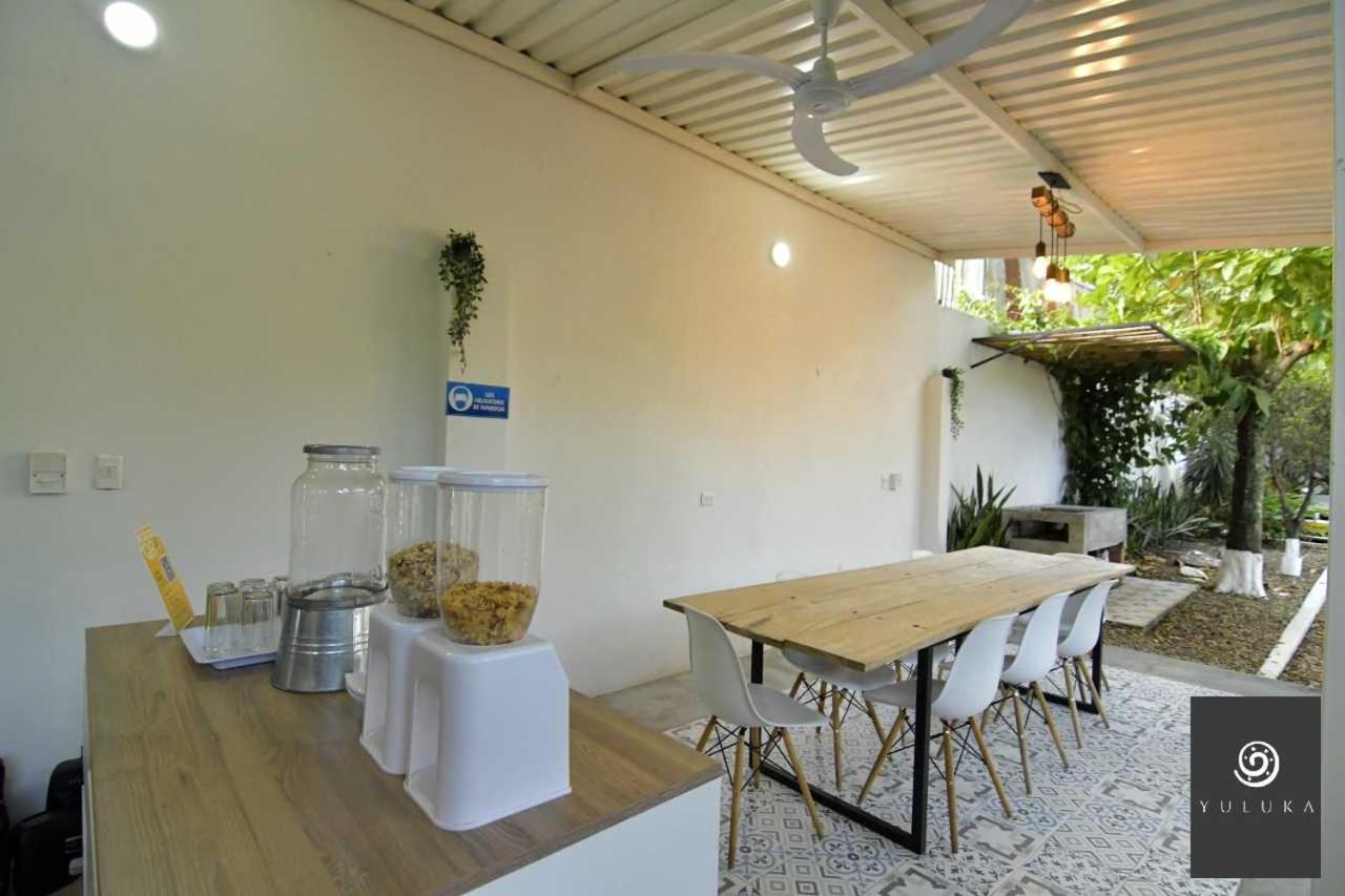 Yuluka Hostel Apulo Bagian luar foto