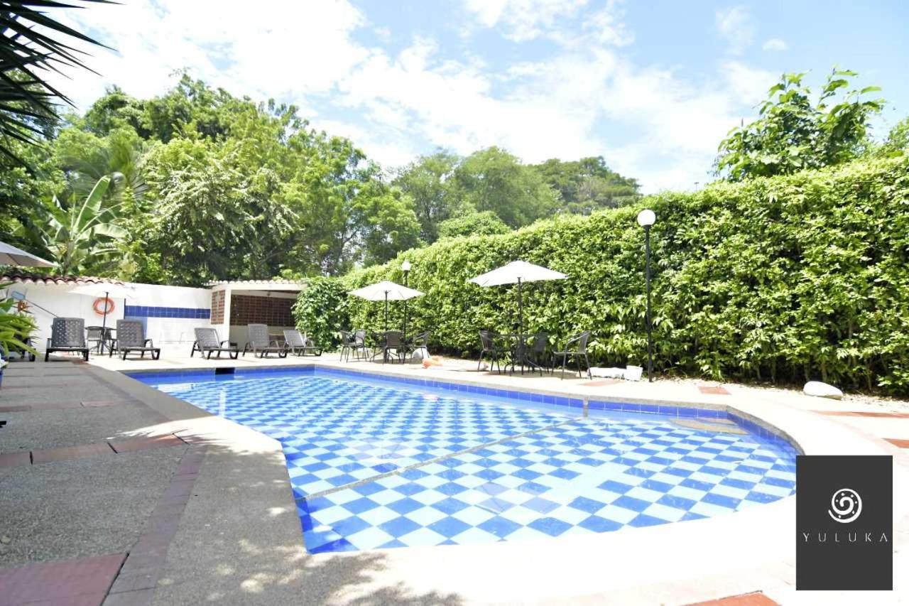 Yuluka Hostel Apulo Bagian luar foto