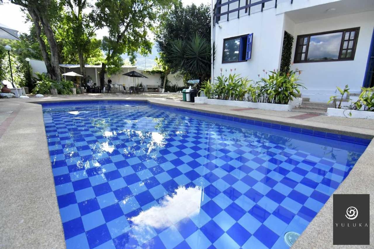 Yuluka Hostel Apulo Bagian luar foto