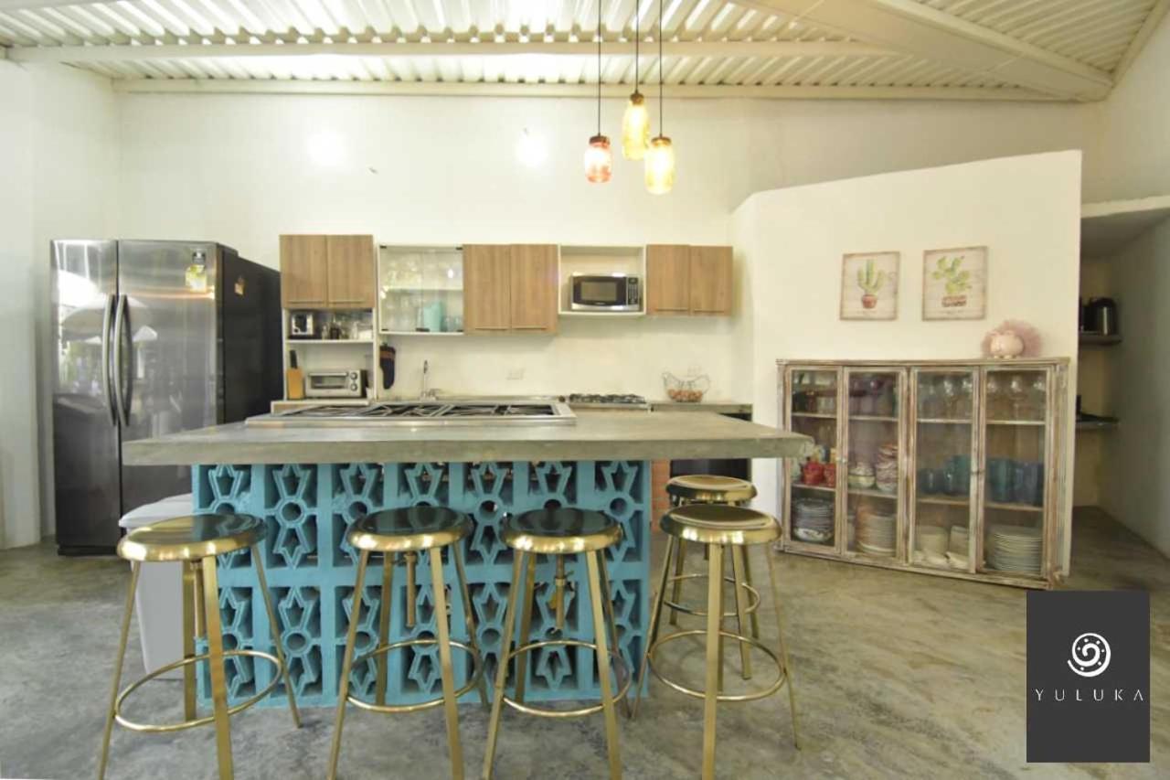Yuluka Hostel Apulo Bagian luar foto