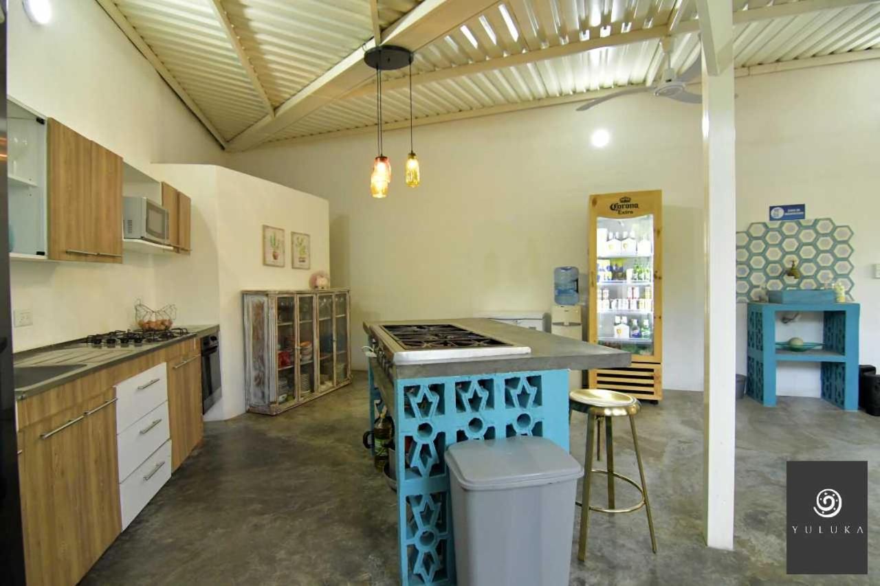 Yuluka Hostel Apulo Bagian luar foto
