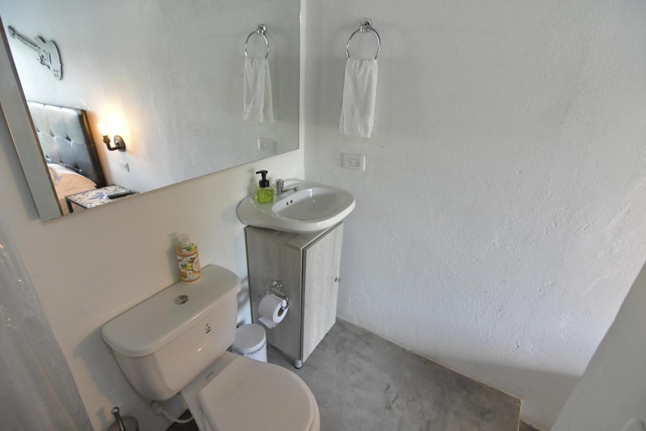 Yuluka Hostel Apulo Bagian luar foto