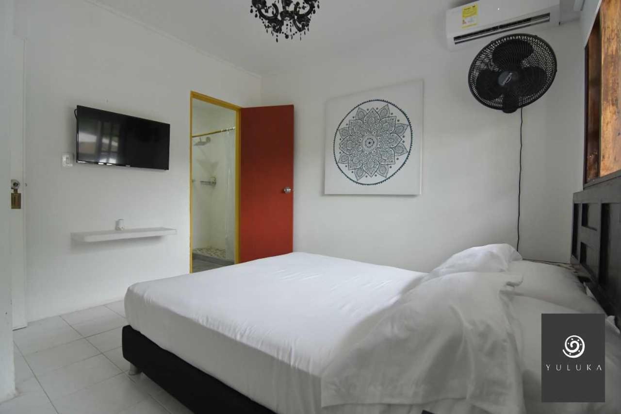 Yuluka Hostel Apulo Bagian luar foto