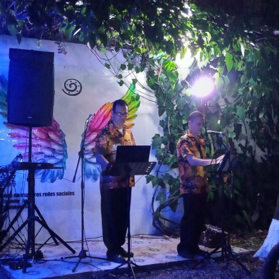 Yuluka Hostel Apulo Bagian luar foto